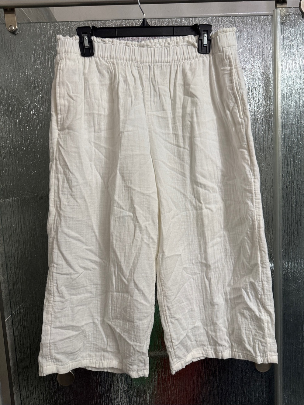 Old Navy White Gauze Pull On Shorts